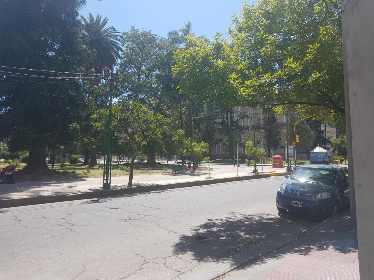 Leguizamon Suite Con Cochera Salta Luaran gambar